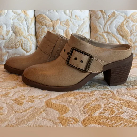 FRYE Leather Belted Harness Mules Clogs Block Heel 6 M Shoes Tan Beige - Picture 3 of 10